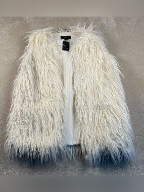 Shaggy Faux Fur Vest Mossimo Cream NWT Hook Eye Closure Front Women's Medium